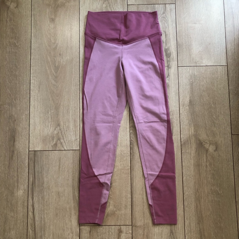 Two-Tone Extra High-Rise Leggings